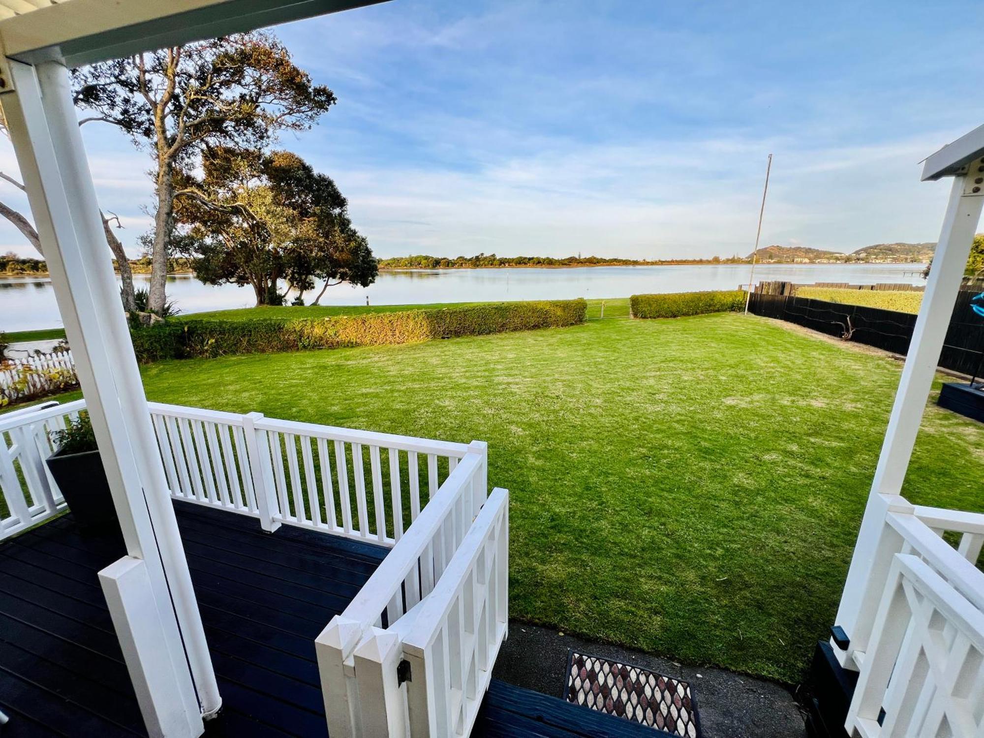 Monarch Cottage On The Estuary Athenree Exteriér fotografie